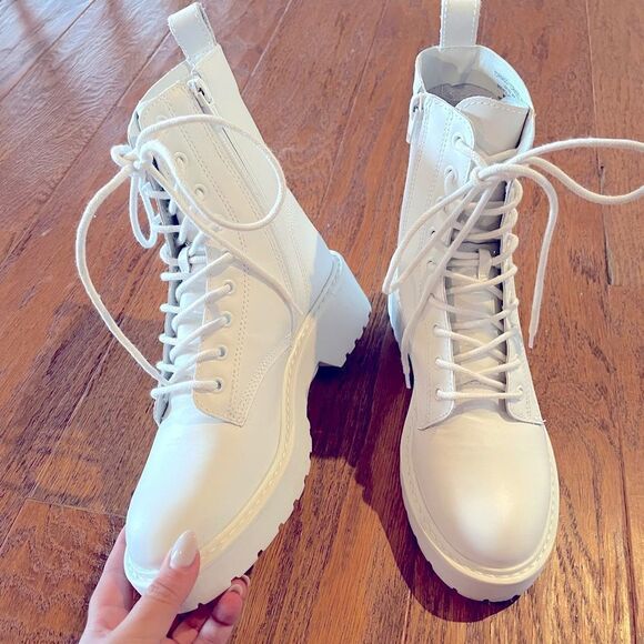 All white heeled boots - Picture 10 of 10